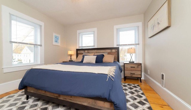4 Corners At Amesbury Downtown Pet Friendly