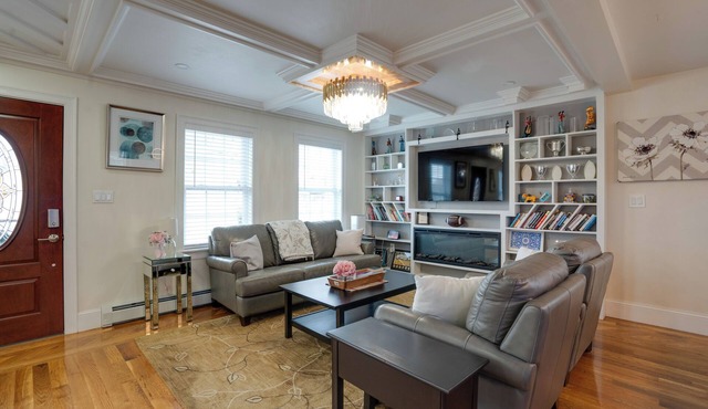 4 Mi to Revere Beach! Walkable Family Retreat