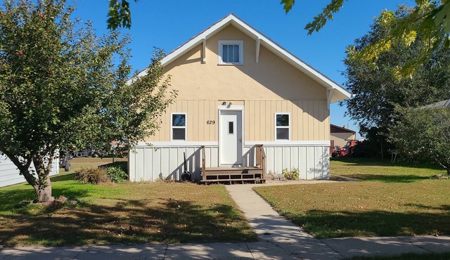 4 Seasons Inn: Hunt, Fish, Work, Relax, Visit 4 bedroom 2 up/2 dn, 2 full bath