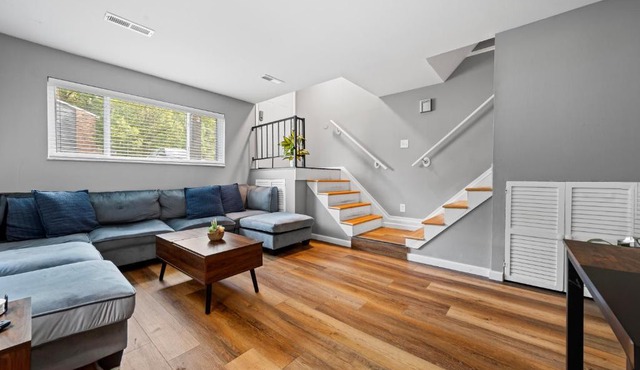 411 San Juan Recently Renovated 2 Bedroom TownHome