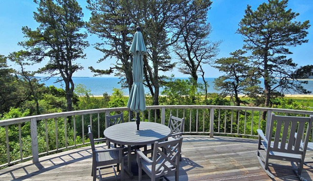 4BD Right on Wellfleet Harbor-A/C, Direct Beach Access, Wonderful Water Views