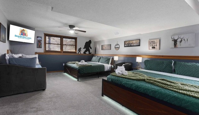 4BR House with 5 Kings, Game Room Major international sporting event Futbol
