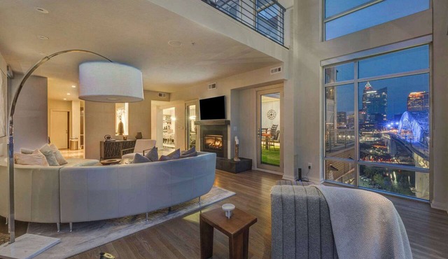 4BR Penthouse + Patio & Gym + Private Parking