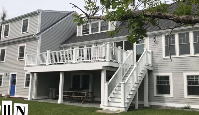 5 Bdrm Spectacular Walk To Hardings Beach Ocean View Home