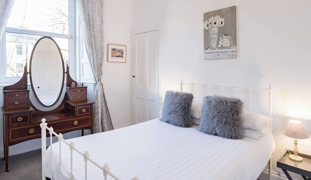 5*Beautiful&Vintage, spacious in chic location!