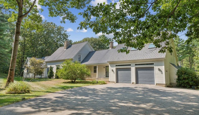 5 Bed, 4.5 Bathroom, In-ground Pool, Gym near Parsons Beach!