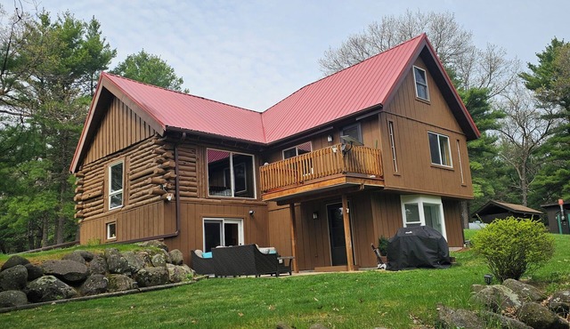 5-bedroom cabin - Where peaceful vacationing meets nearby adventures