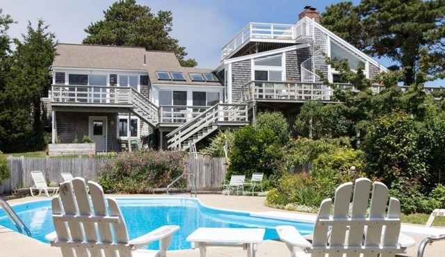 5 BR/4 bath w/heated pool .2 miles to Nauset Beach
