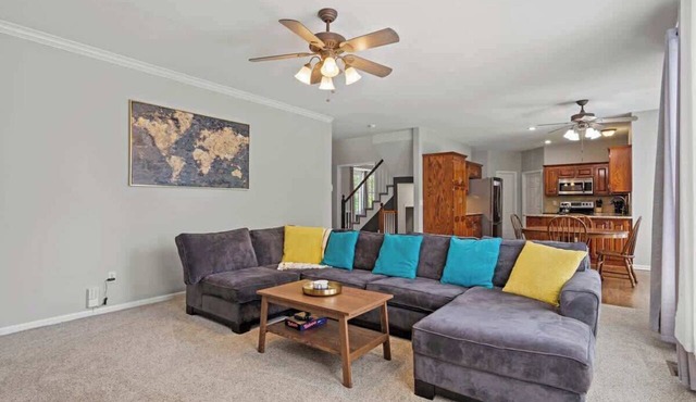 5 King Beds! Mins to Attractions, Great for Groups