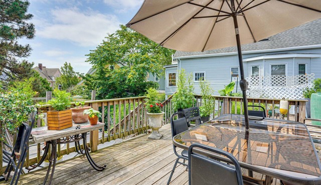 5 Mi to Salem! Lynn Apt By the Sea w/Patio