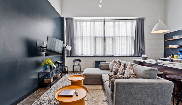 5 min to UPMC Shadyside Oakland East Liberty, sleeps 6 unit 304