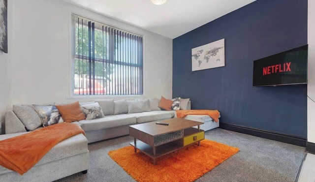 5BR Sleeps 10 Perfect for Contractors in Durham
