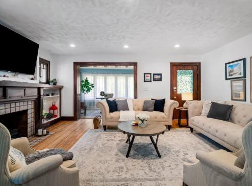 6 Bedroom Entire Duplex for Large Groups