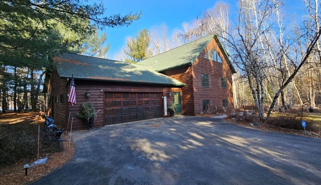 6 bedroom Lodge on Level Frontage, Tons of Games!