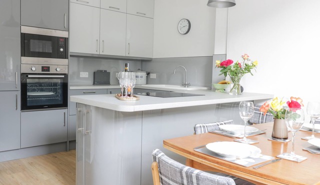 6 Coltbridge Gardens