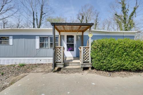 6 Mi to Fort Knox! Rural Family Home, Pets Welcome