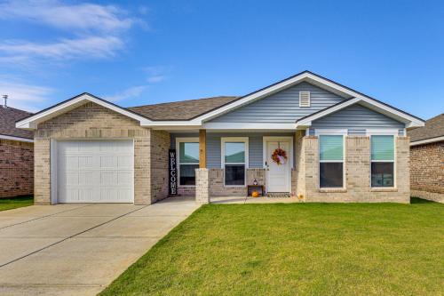 6 Mi to Texas Tech: Family Home w/Patio & Yard