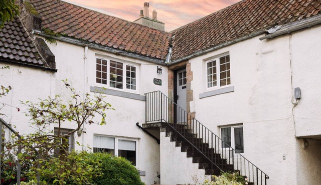 6 The Maltings, Stunning 1st floor apartment in fishing village Crail.