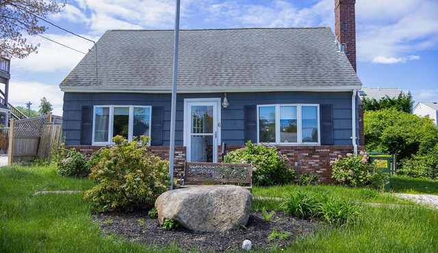 6 Tupper - New! 3BR Near Town Neck Beach, Pet Friendly!