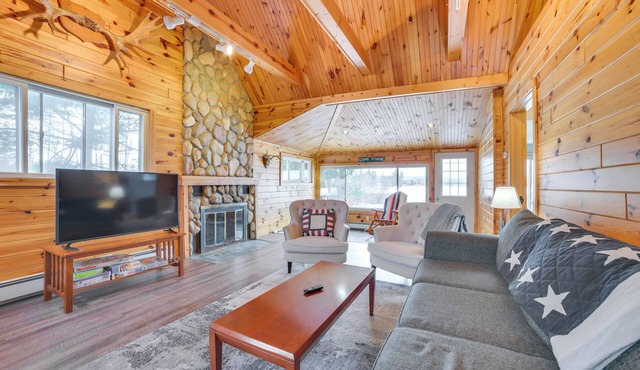 7 Mi to Nubs Nob: Lakefront Abode w/Fire Pit!