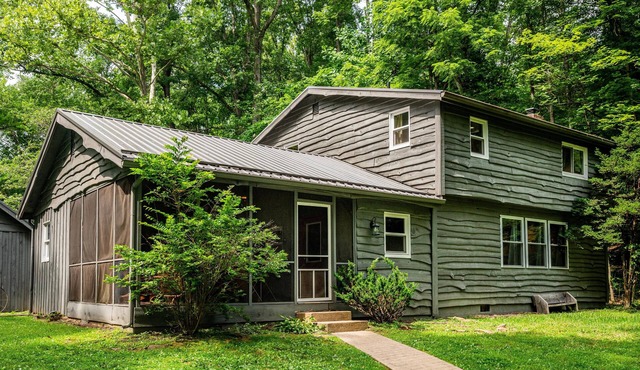 85-Acre Family Cabin | Sleeps 12, Hot Tub & Near Nashville 4BR, 2 BA