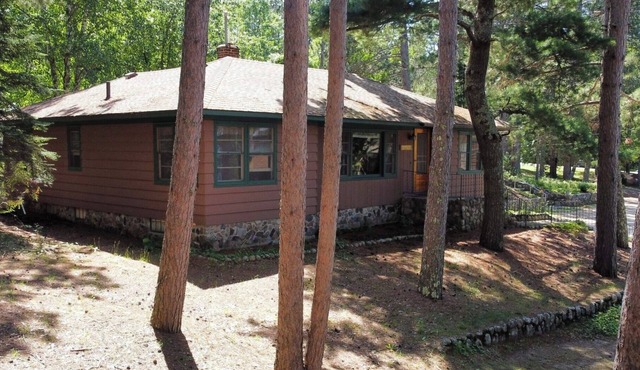 A Central Lakehouse for All-Season Adventures