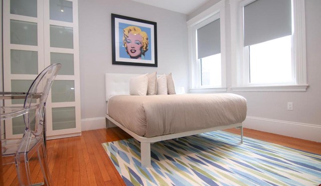 A Stylish Stay w/a Queen Bed, Heated Floors. #31