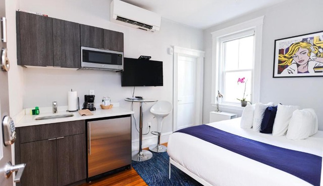 A Stylish Stay w/a Queen Bed, Heated Floors. #26