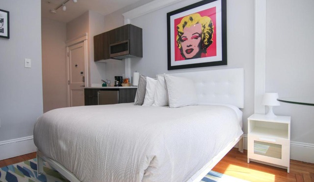 A Stylish Stay w/a Queen Bed, Heated Floors. #29