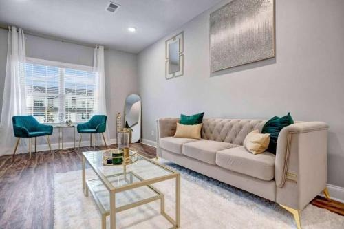 A Taste of Luxe Upscale Condo Near Nashville and Ft Campbell