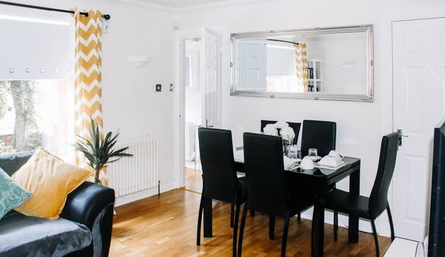 A three bedroom apartment , with 2 bathrooms . Suitable for a group of 5/6