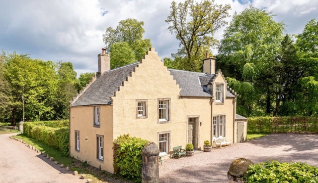 A traditional 3 bedroomed farmhouse close to St Andrews
