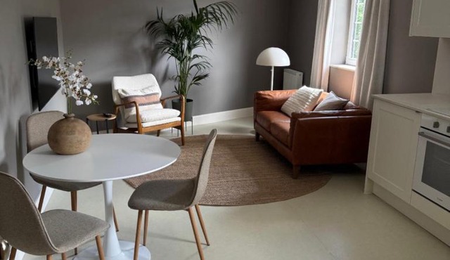 Aaron Glen Guest Apartments