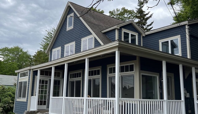 Absolutely Breathtaking Direct Oceanfront Cottage ~ Perfect Location!
