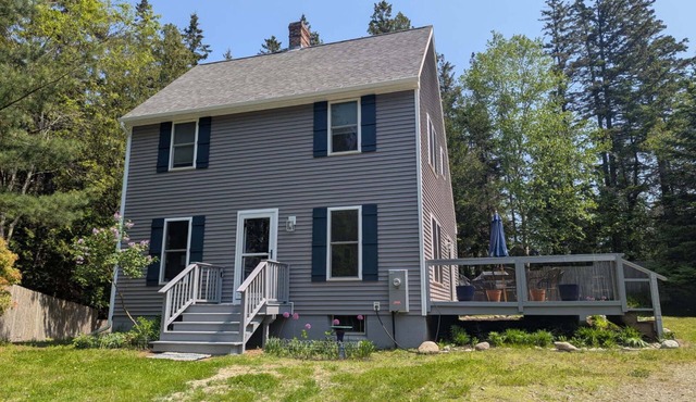 Acadia Birdwatching & Hiking Base: Pet-Friendly with Refreshing Outdoor Shower