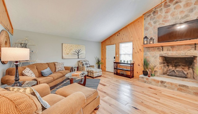 Access to Rough River Lake! Family Home w/Deck