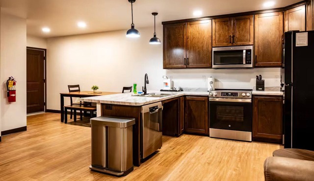 ADA Accessible Brillion 2‑Bedroom Suite w/ Full Kitchen Near Ariens – Unit #1