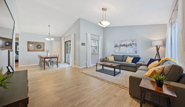Adorable 3 bed, 1.5 bath Ranch Home with fenced yard