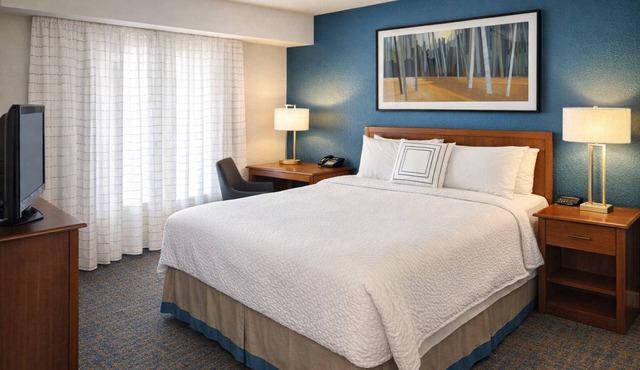 Adventure Getaway! 2 Cozy Units, Free Breakfast and Parking!
