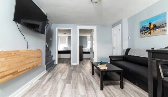 - AGH Walkable - Free Parking - Washer & Dryer -