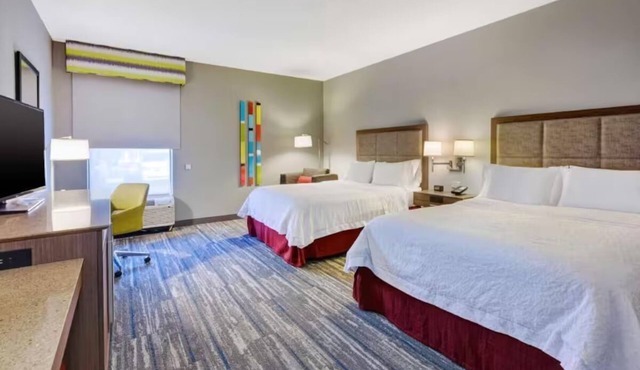 Airport CVG 2 Queen Room Breakfast, Pool & Gym