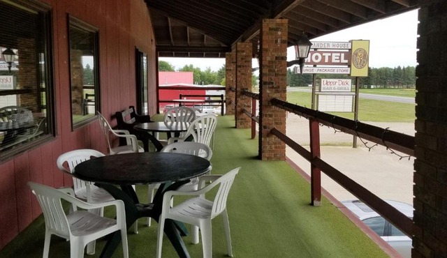 Alexander House Motel