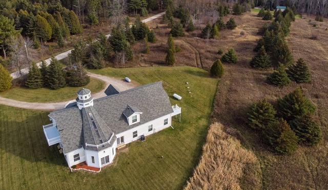 Algoma Getaway, Sleeps 12 - The Barn at Silver Creek