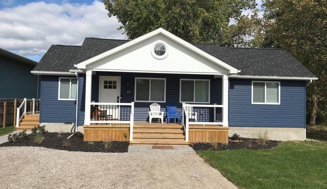 Algonac Harbour House