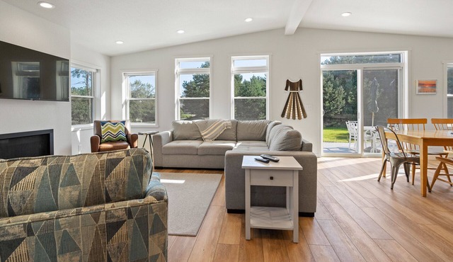 All New! 1+ Acre, 5 Min Walk to Jport Beach-Book Now for Fall Weekends!