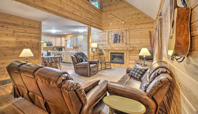 All-Seasons Woodland Escape: Fire Pit, Grill!
