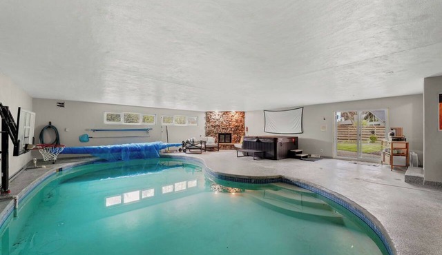 Alpine Retreat with INDOOR POOL and hot tub