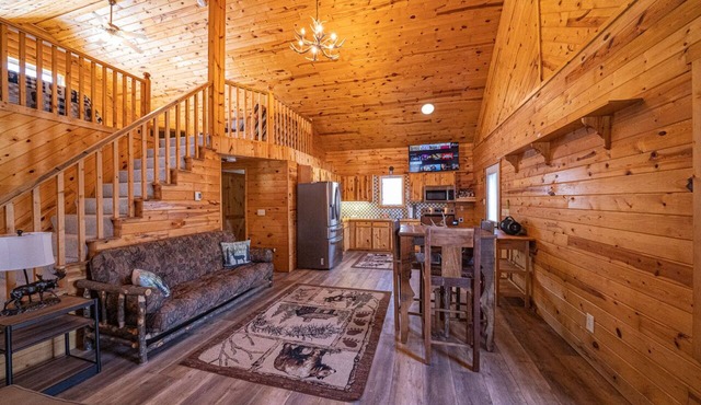 Amazing Lake of the Woods 2-bedroom cabin with loft and man cave in Baudette, MN