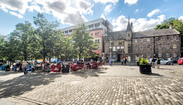 Amazing Location - Charming Apartment by the Edinburgh Castle!