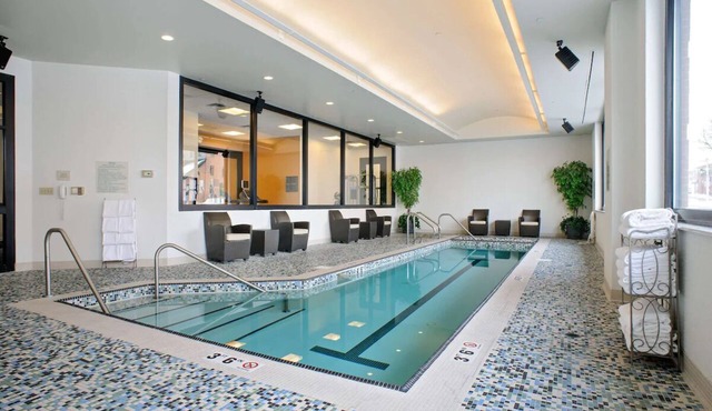 Amazing Location & Modern Comforts: Pool | Breakfast | 24h Gym | 2 Units